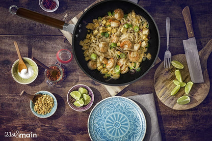 Pre Seasoned Cast Iron Wok 11 Inch with Wooden Handle Stir Fry Pan